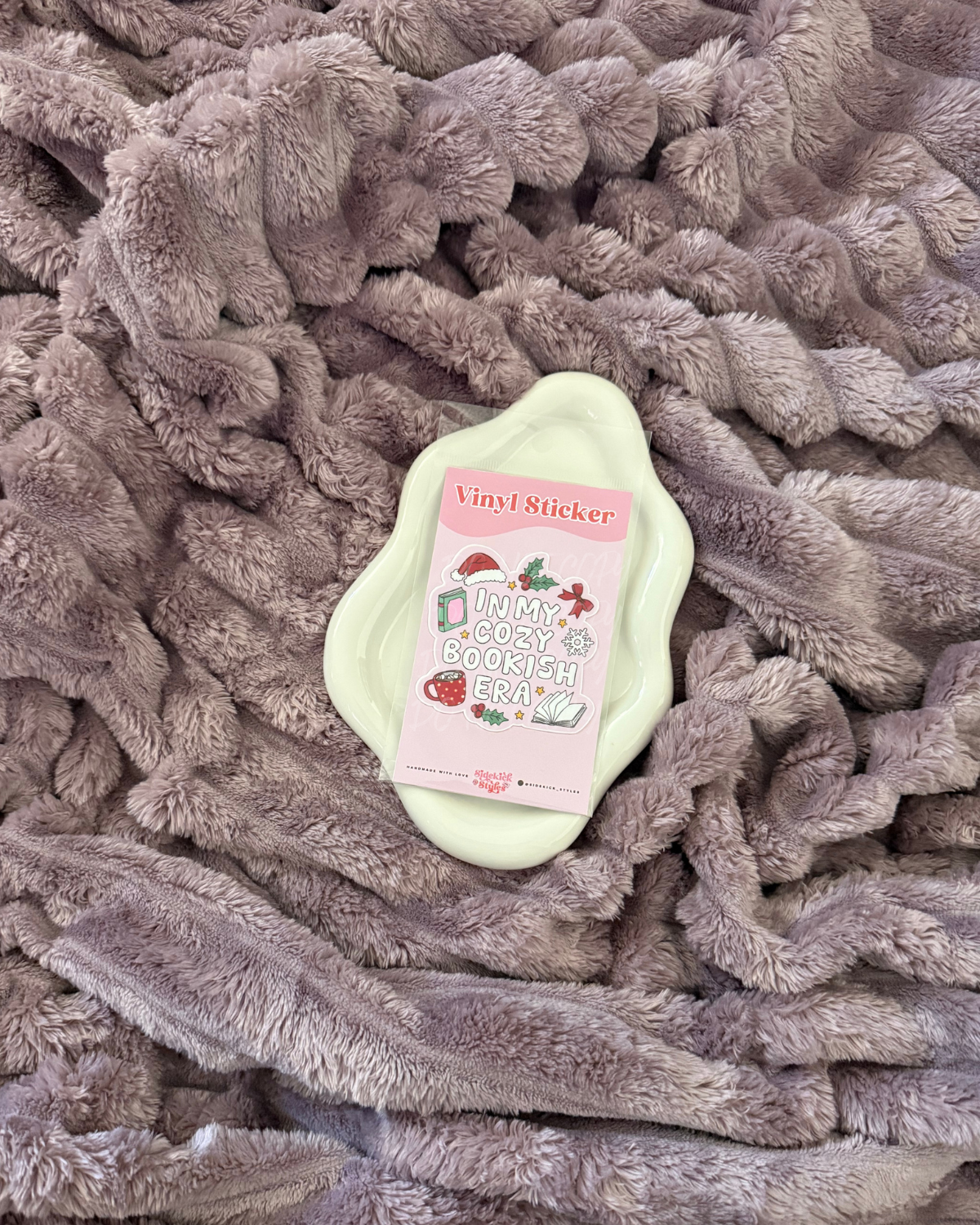 In my cozy bookish era - Sticker